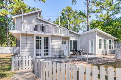 372 Plum Street, Bastrop, TX 78602 - Photo 3