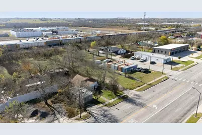 921 W 2nd Street, Taylor, TX 76574 - Photo 23