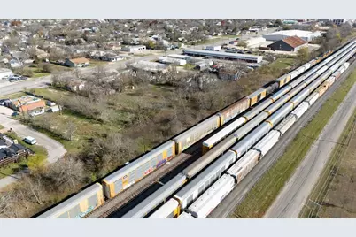 921 W 2nd Street, Taylor, TX 76574 - Photo 27