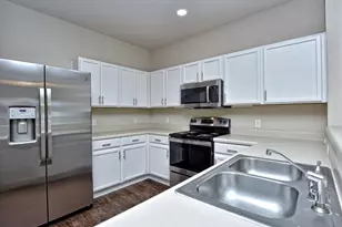 917 E 3rd St, Georgetown, TX 78626 - Photo 5
