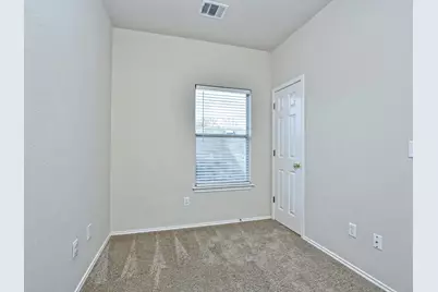917 E 3rd Street, Georgetown, TX 78626 - Photo 17