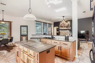 142 Carriage Ct, Bastrop, TX 78602 - Photo 11