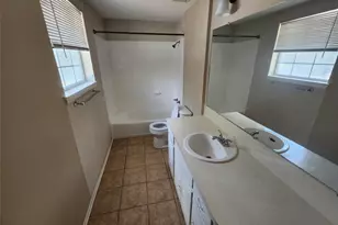 608 1/2 Genard St, Austin, TX 78751 - Photo 11