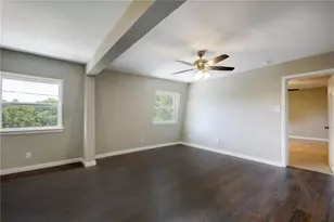 7204 Twin Crest Dr, Austin, TX 78752 - Photo 3