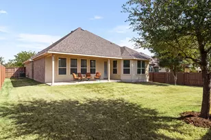 109 Buffalo View Ln, Georgetown, TX 78628 - Photo 39