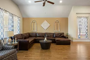 109 Buffalo View Ln, Georgetown, TX 78628 - Photo 15