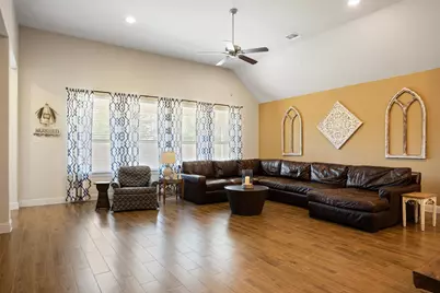 109 Buffalo View Lane, Georgetown, TX 78628 - Photo 17