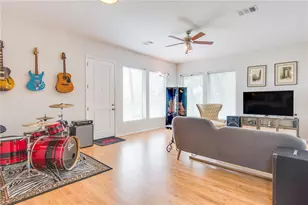 5404 Ledesma Rd, Austin, TX 78721 - Photo 5