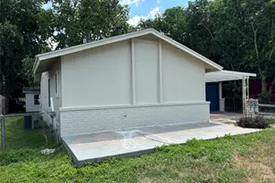 2325 Rockridge Dr, Austin, TX 78744 - Photo 5