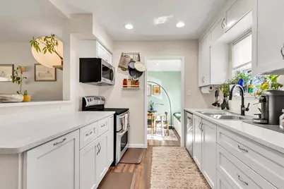 8800 Redfield Lane, Austin, TX 78758 - Photo 9