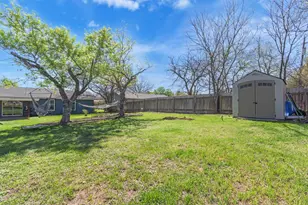 8800 Redfield Ln, Austin, TX 78758 - Photo 23
