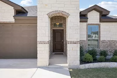 500 Seabiscuit Drive, Jarrell, TX 76537 - Photo 3