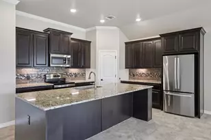 500 Seabiscuit Dr, Jarrell, TX 76537 - Photo 11