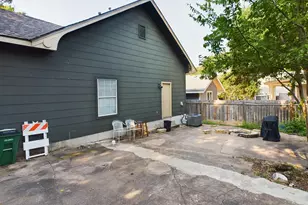 1102 W 22nd St, Austin, TX 78705 - Photo 3