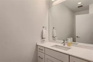 900 S 1st St, Austin, TX 78704 - Photo 15