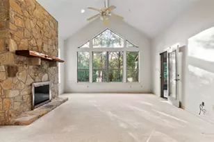 315 Arbors Cir, Elgin, TX 78621 - Photo 9