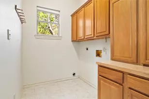 315 Arbors Cir, Elgin, TX 78621 - Photo 23