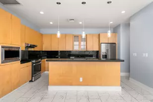555 E 5th St, Austin, TX 78701 - Photo 11