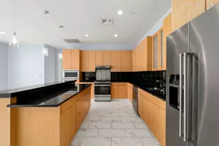 555 E 5th St, Austin, TX 78701 - Photo 13