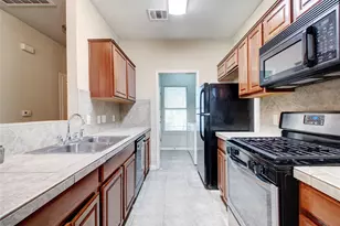 1217 Delano St, Austin, TX 78721 - Photo 9