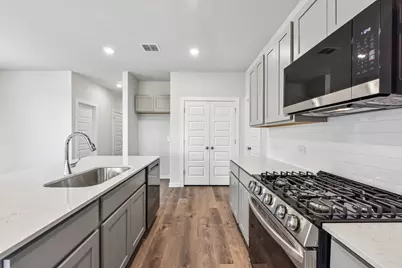 163 Tolo Drive, Elgin, TX 78621 - Photo 5