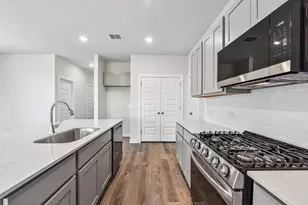 163 Tolo Dr, Elgin, TX 78621 - Photo 5