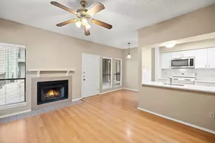 2706 Salado St, Austin, TX 78705 - Photo 9