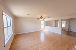 101 Gillespie Ln, Elgin, TX 78621 - Photo 3