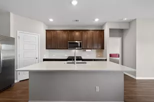 1036 View Dr, Georgetown, TX 78628 - Photo 5