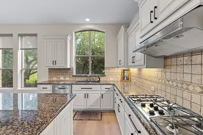10700 Spiderling Court, Austin, TX 78733 - Photo 13