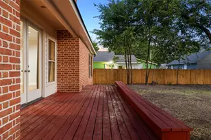 1105 Victoria St, Taylor, TX 76574 - Photo 35