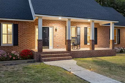 1105 Victoria Street, Taylor, TX 76574 - Photo 1