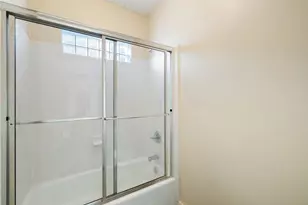 1105 Victoria St, Taylor, TX 76574 - Photo 33