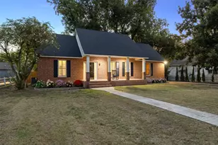 1105 Victoria St, Taylor, TX 76574 - Photo 15