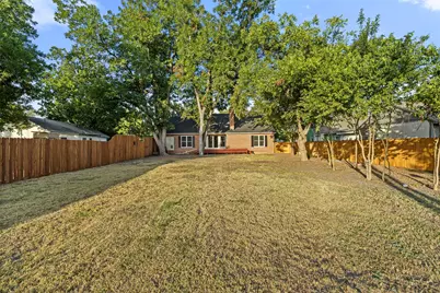 1105 Victoria Street, Taylor, TX 76574 - Photo 39