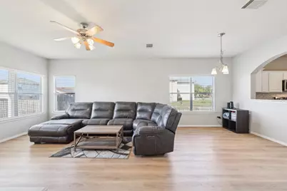 211 Almquist Street, Hutto, TX 78634 - Photo 9