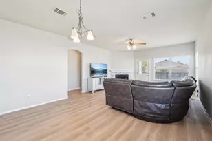 211 Almquist St, Hutto, TX 78634 - Photo 7