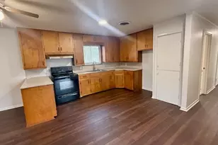 800 Otis St, Taylor, TX 76574 - Photo 9