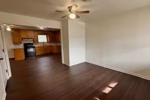 800 Otis St, Taylor, TX 76574 - Photo 5