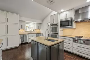 7202 Running Rope Circle, Austin, TX 78731 - Photo 13