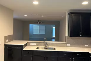 410 Holiday Creek Ln, Georgetown, TX 78633 - Photo 5