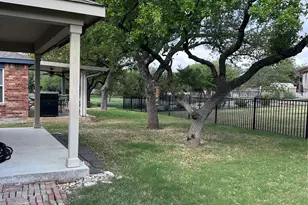 410 Holiday Creek Ln, Georgetown, TX 78633 - Photo 25