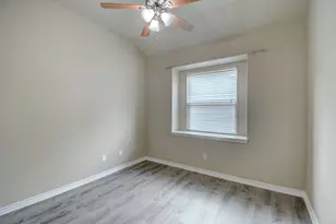129 N Kaupo Dr, Bastrop, TX 78602 - Photo 9