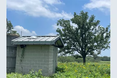 2238 Flash Circle, Luling, TX 78648 - Photo 5