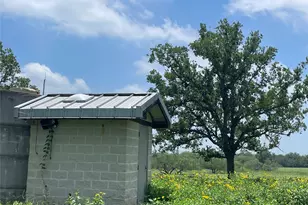 2238 Flash Cir, Luling, TX 78648 - Photo 5