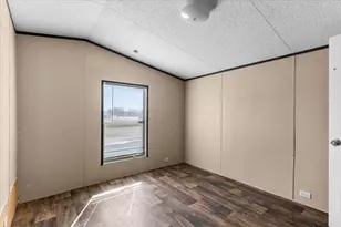 337 SW Front St, Bartlett, TX 76511 - Photo 17