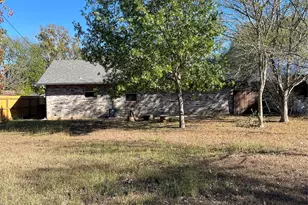705 Guadalimar St, Lockhart, TX 78644 - Photo 25