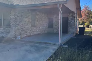 705 Guadalimar St, Lockhart, TX 78644 - Photo 27