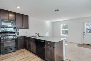 41 Trinity Cir, Lockhart, TX 78644 - Photo 7