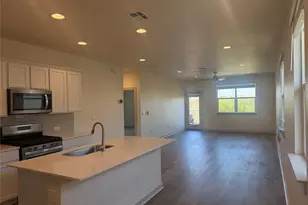 8020 Linnie Ln, Austin, TX 78724 - Photo 9